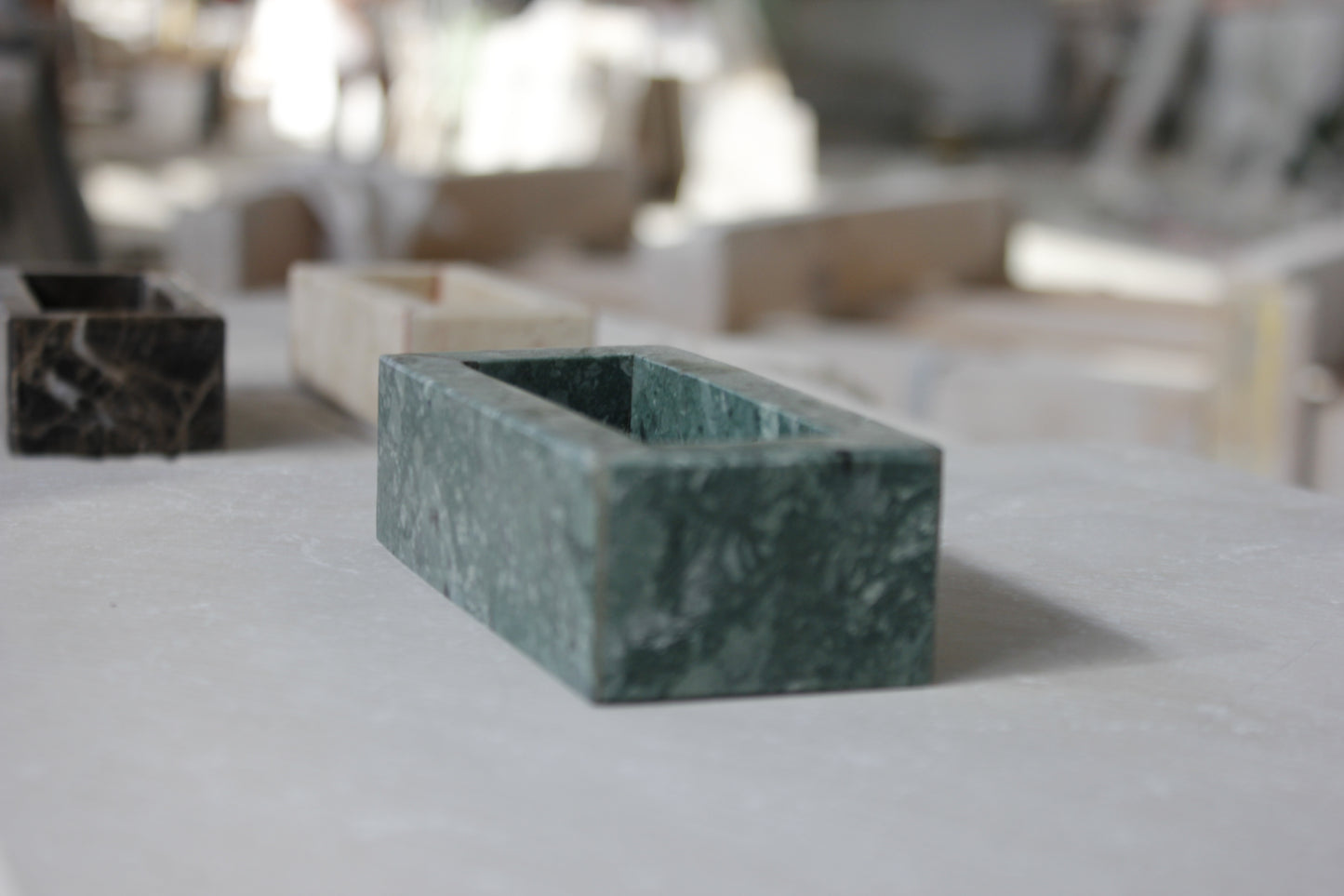 Portagioie in Marmo Verde Guatemala, Dark Emperador, Travertino, Carrara, Rosalba