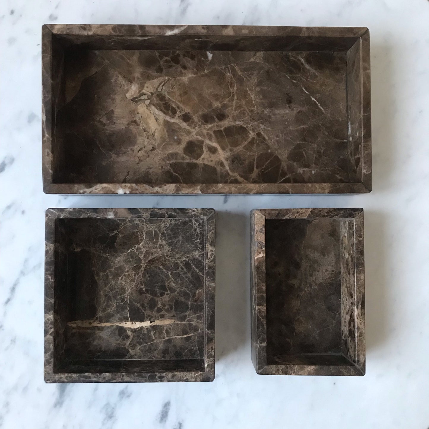 Set di vassoi in Emperador | 3 -piece set in brown marble