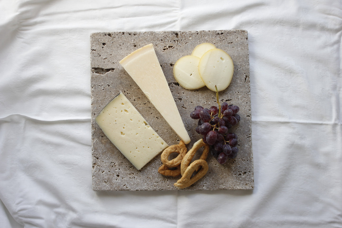 Vassoio da portata | Cutting board in Travertino Noce